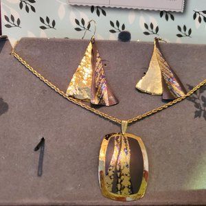 Holly Yashi Necklace and Earrings.